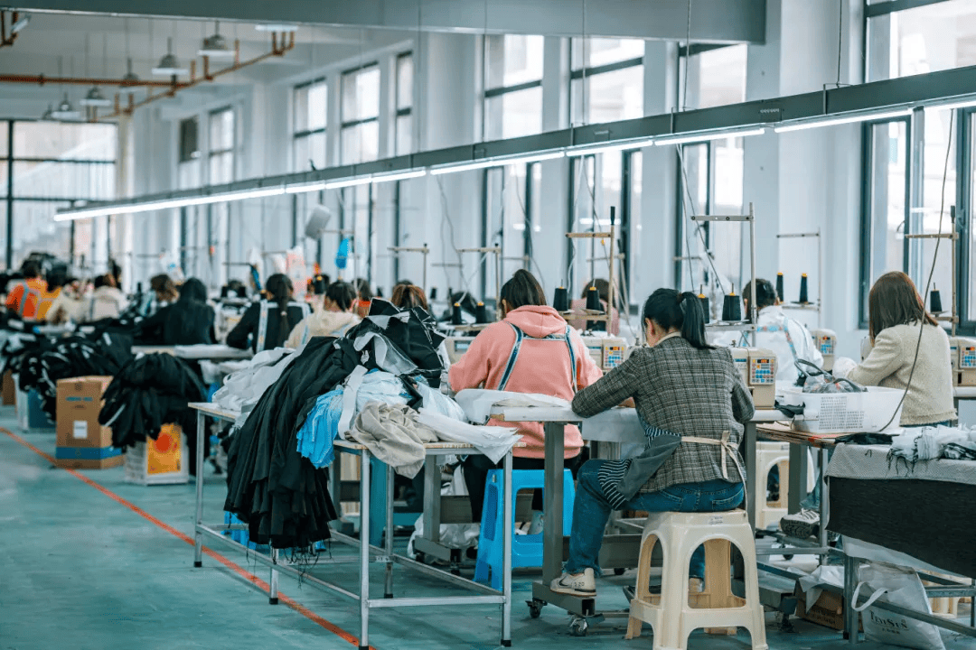 急招900多人！昭通镇雄纺织服装产业园正式投产，带动日用品销售新机遇